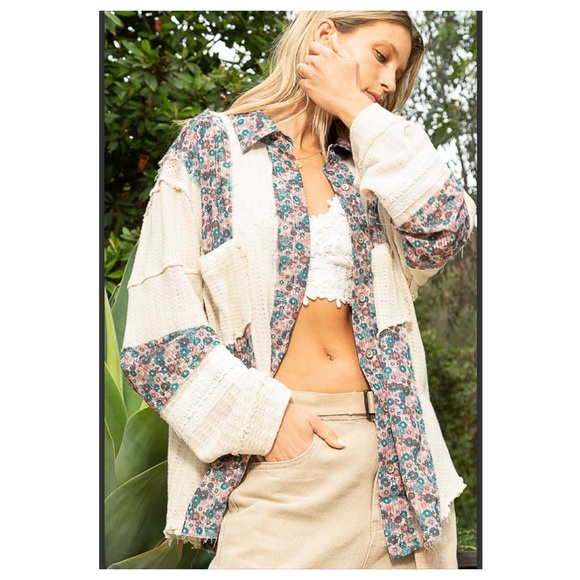 $35 start No. 17 ⬇️Pretty POL vintage wash top shacket - Picture 3 of 6